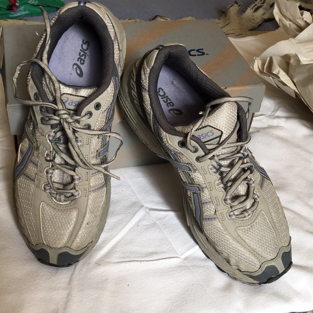 Asics crosstrainers with GEL cushioning system.